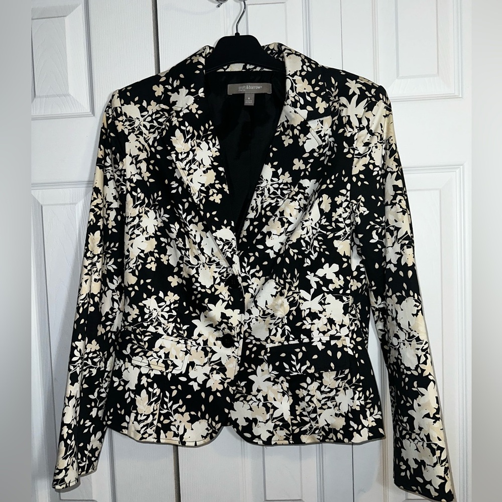 Croft & Barrow Floral Silhouette Blazer